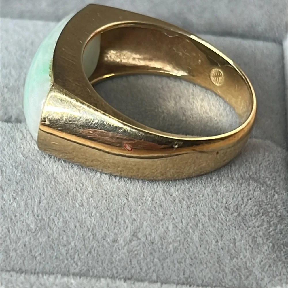 VINTAGE 14K GOLD JADE SADDLE RING